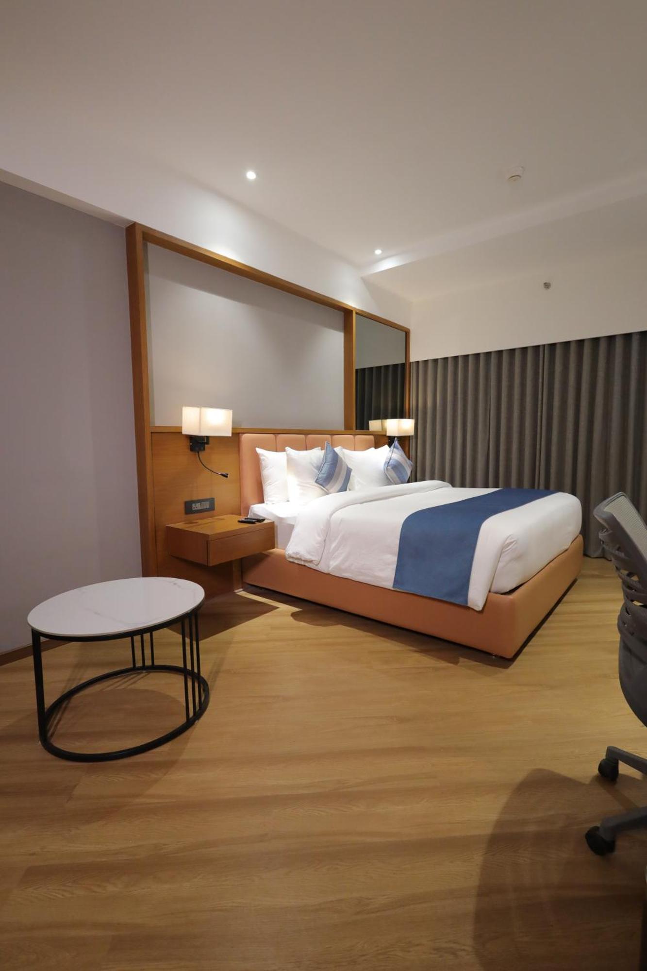 Ramada Encore By Wyndham Viramgam Bagian luar foto