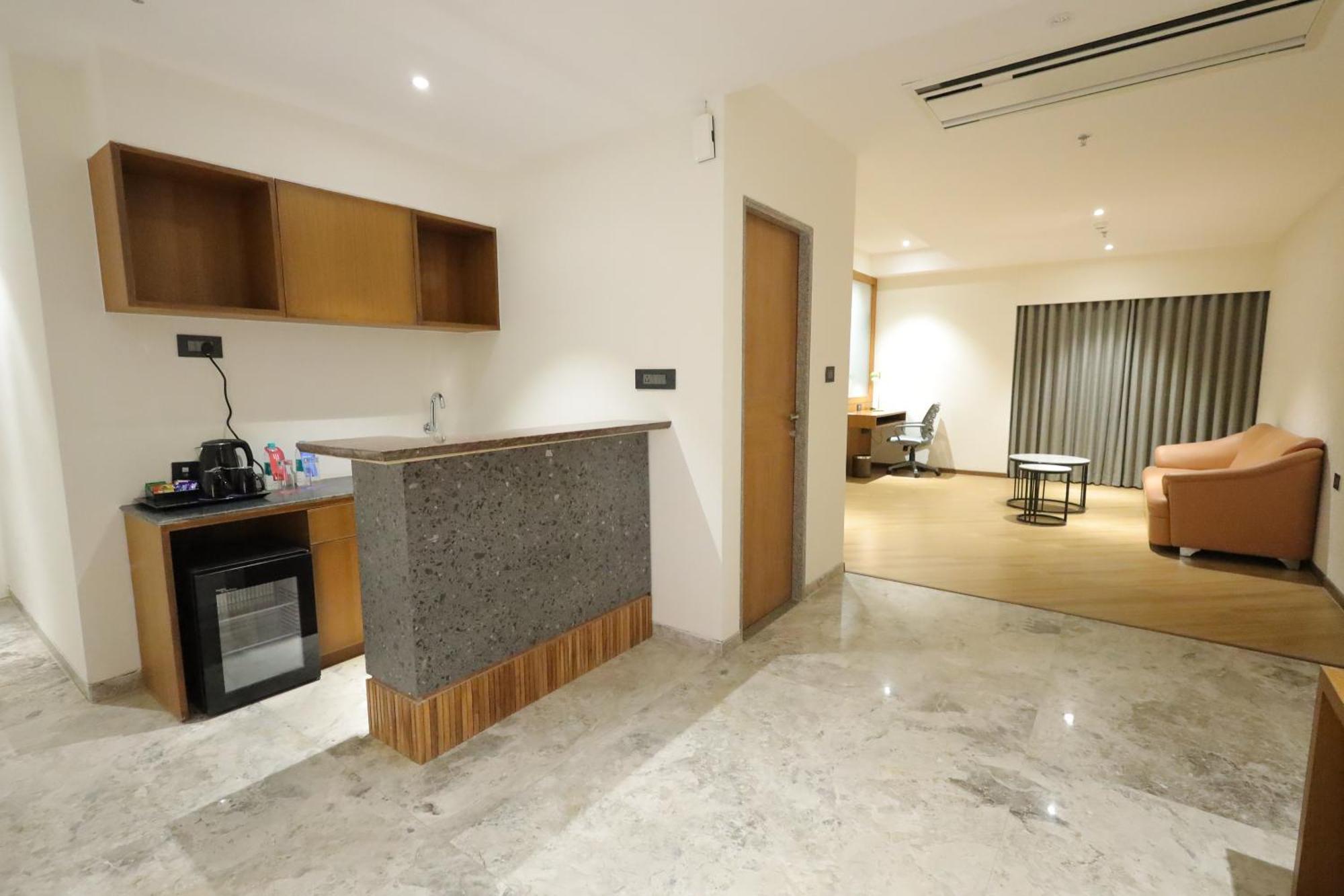 Ramada Encore By Wyndham Viramgam Bagian luar foto